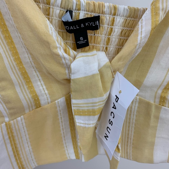 Kendall & Kylie Pac Sun Crop Top - Picture 2 of 4